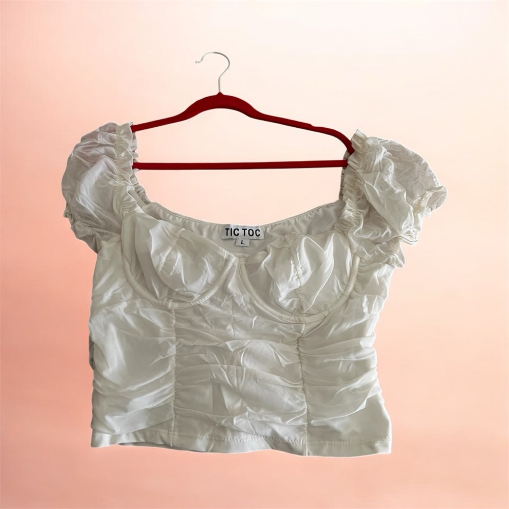 Tic Toc White Ruched Top.. size Large